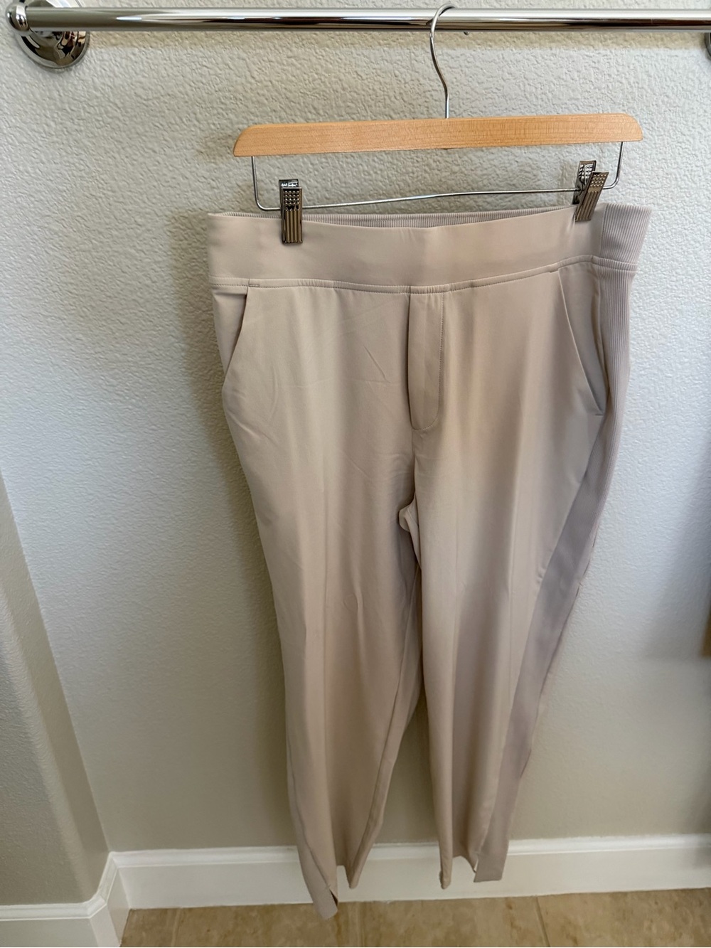 Athleta Brooklyn Mid rise ankle pant size 10